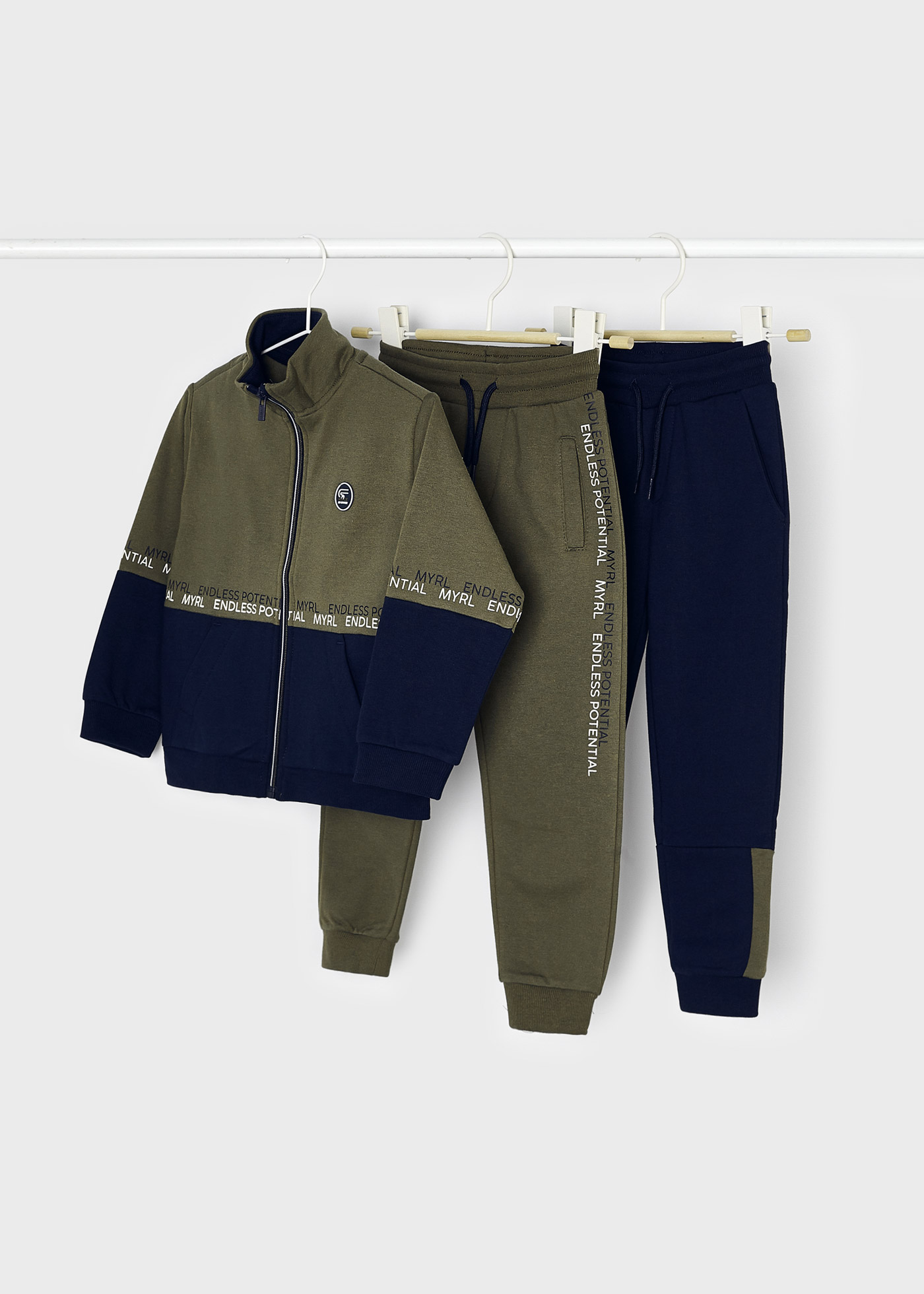 Conjunto de treino de três peças bicolor para meninos