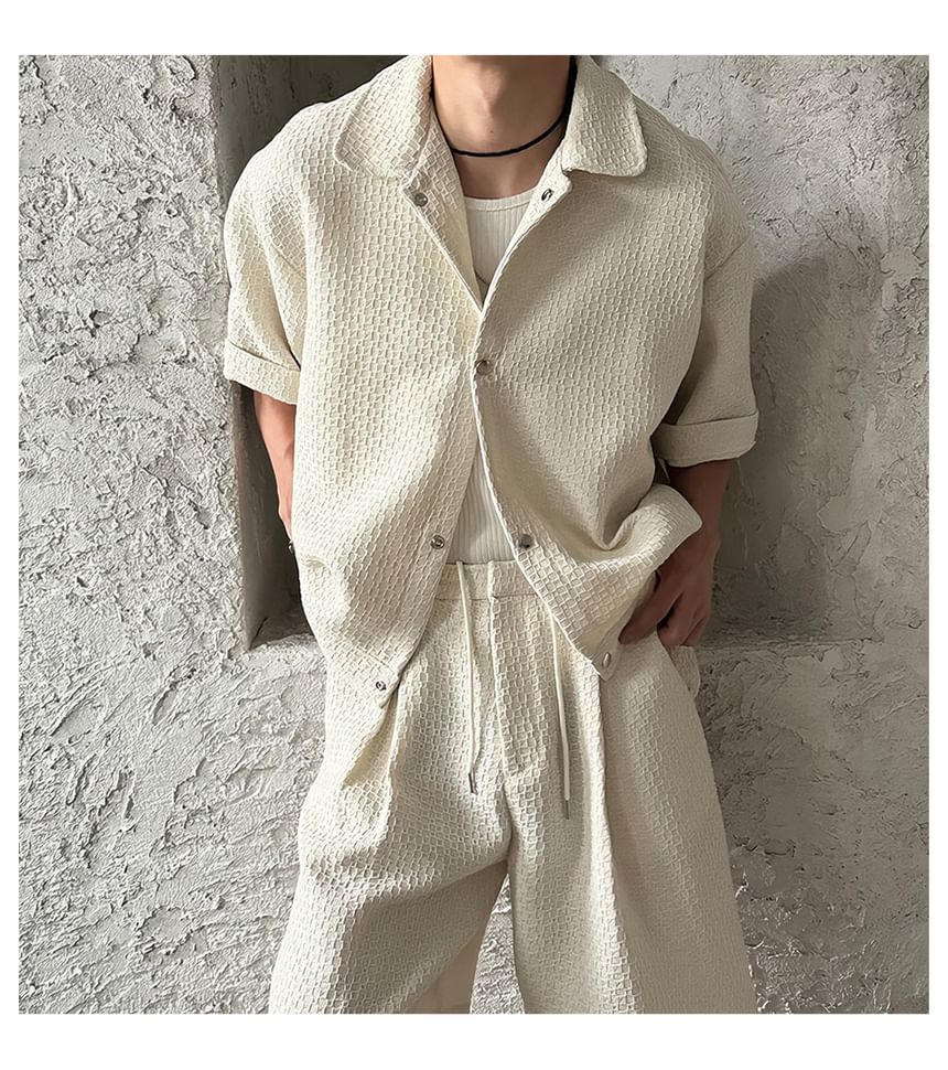 Okwano - Shirt met korte mouwen en textuur / Shorts met trekkoordtaille