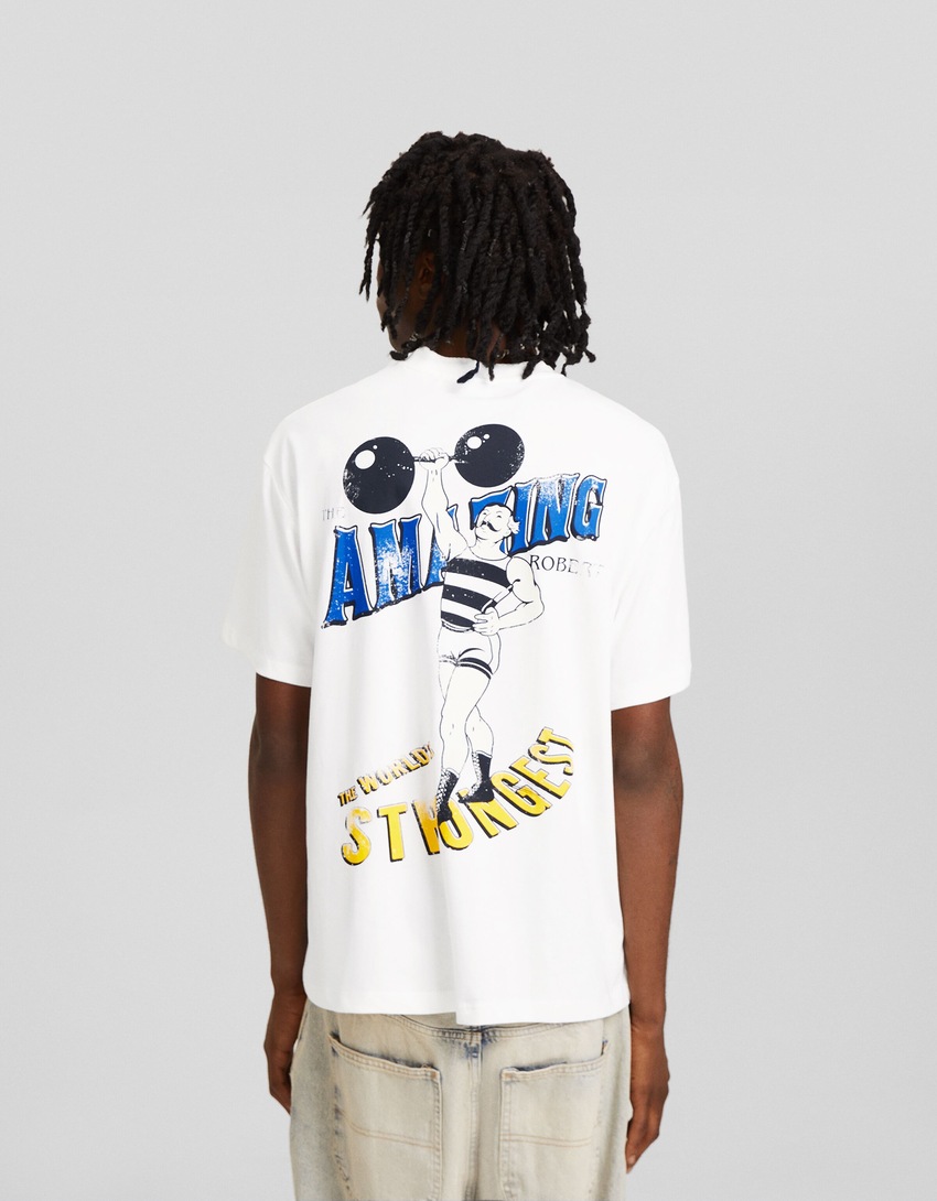 Camiseta de manga curta com estampa e modelagem quadrada