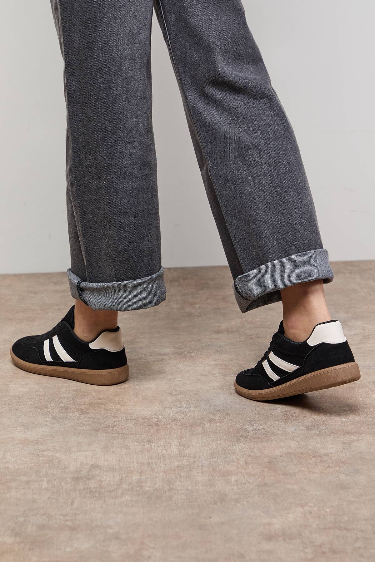 Oasis Baskets Jenna à Lacets en synthétique avec Détails en Mesh