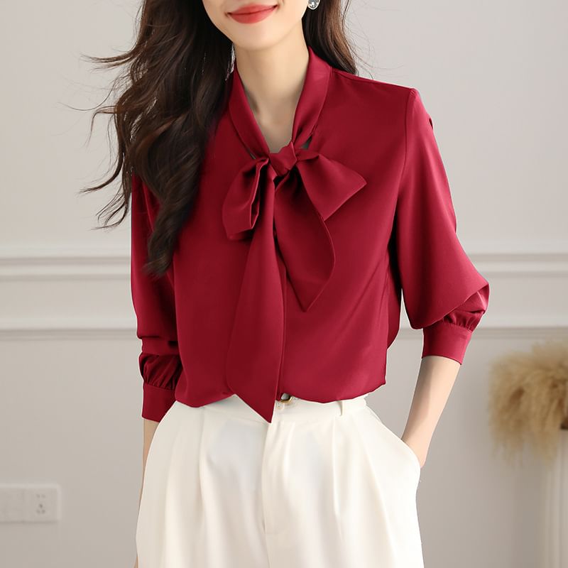 Jeonseon - Blouse met lange mouwen en strikkraag