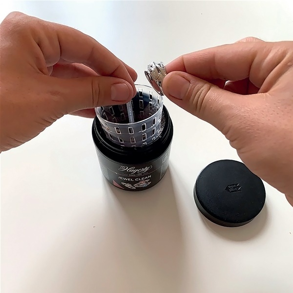 Nettoyant pour bijoux en or Jewel Clean Hagerty - Pot de 150 ml