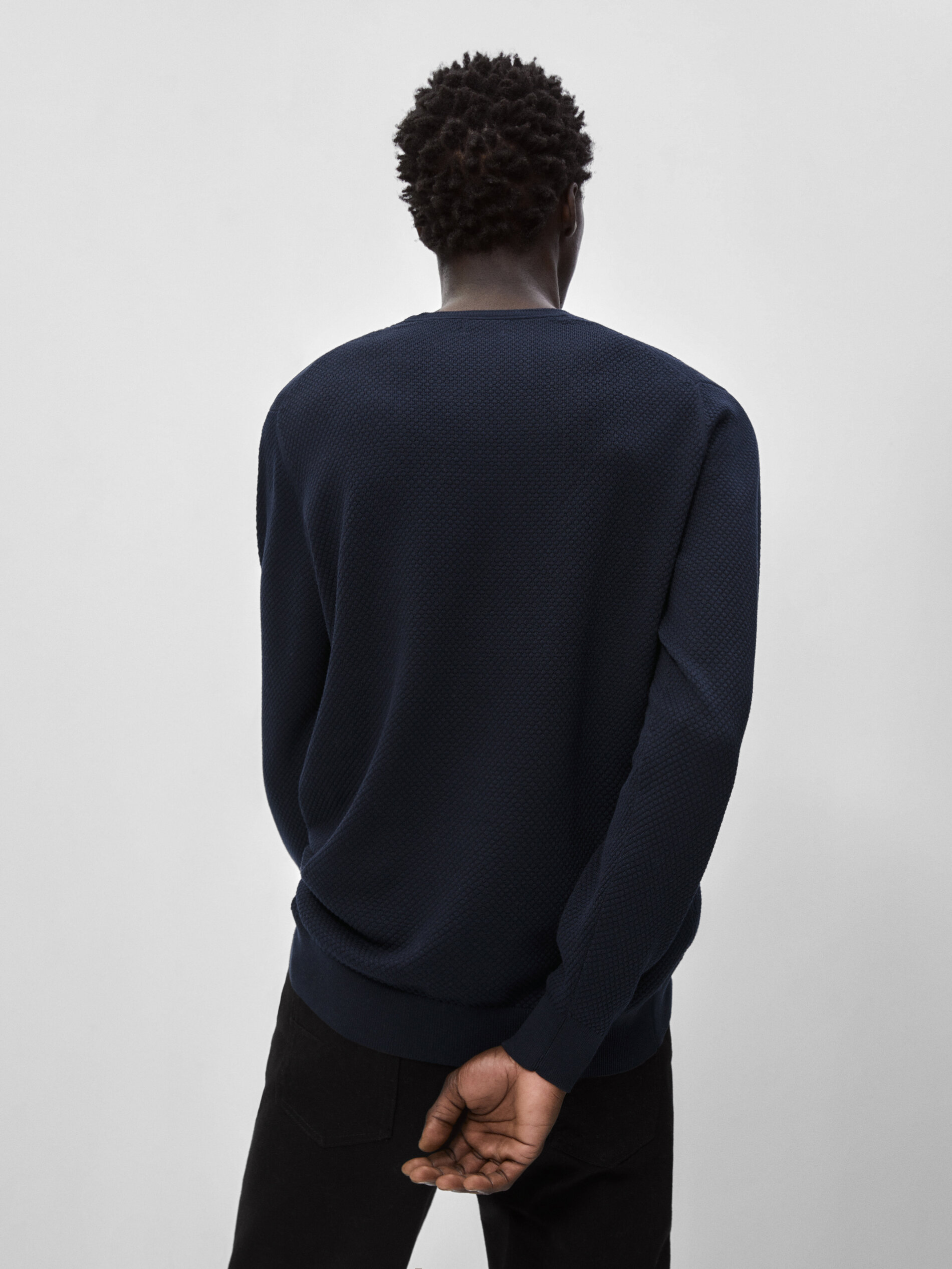 Camisa de malha com estrutura arredondada nas costas - AZUL MARINHO