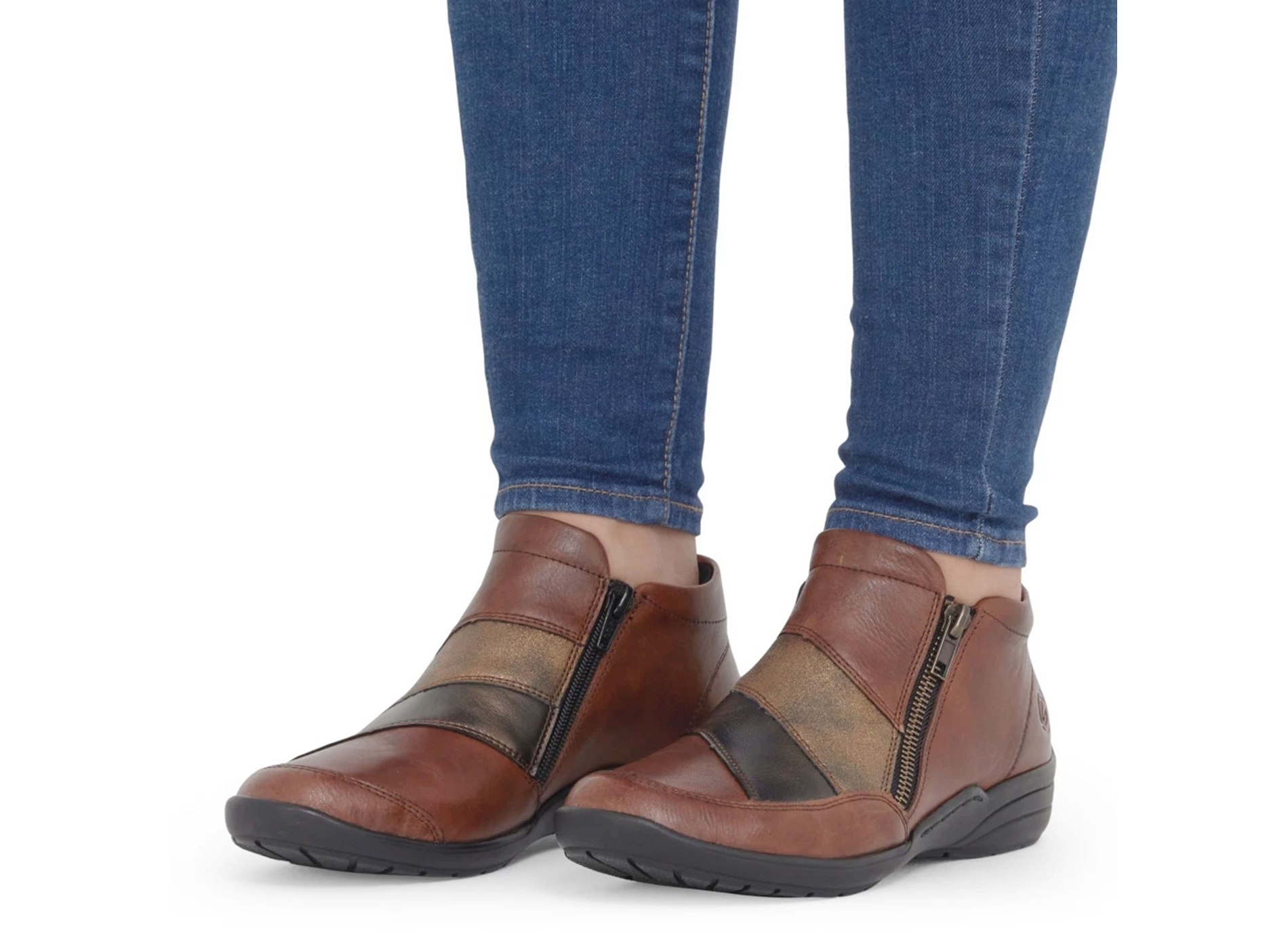R7678 camel