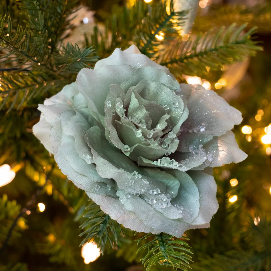 Fleur décorative sur pince pailletée (D14 cm) Vert sauge