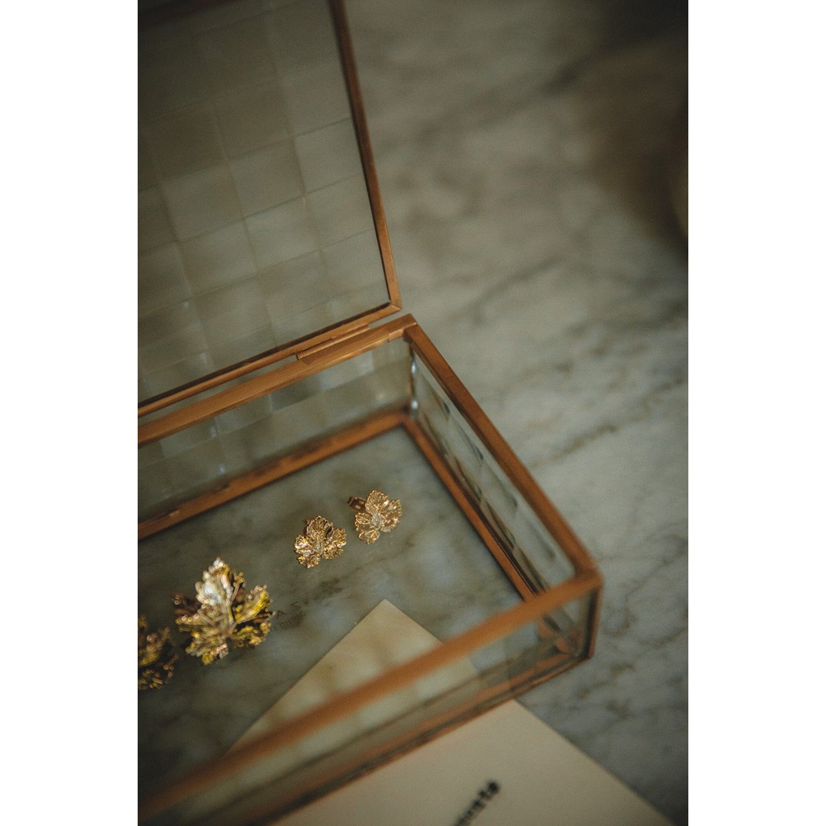 boucles d'oreilles puces feuilles doré à l'or fin - HÉRA
