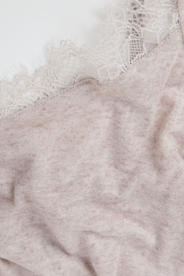 Blusa ultraleve em modal com cashmere e renda.