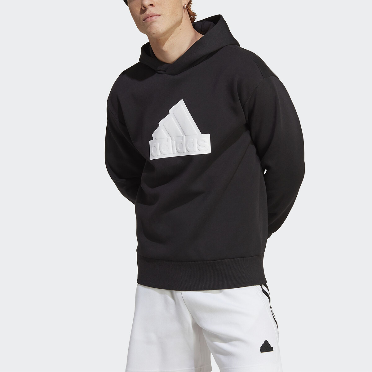 ADIDAS ROUPAS ESPORTIVAS<br>Moletom com capuz e logotipo em relevo