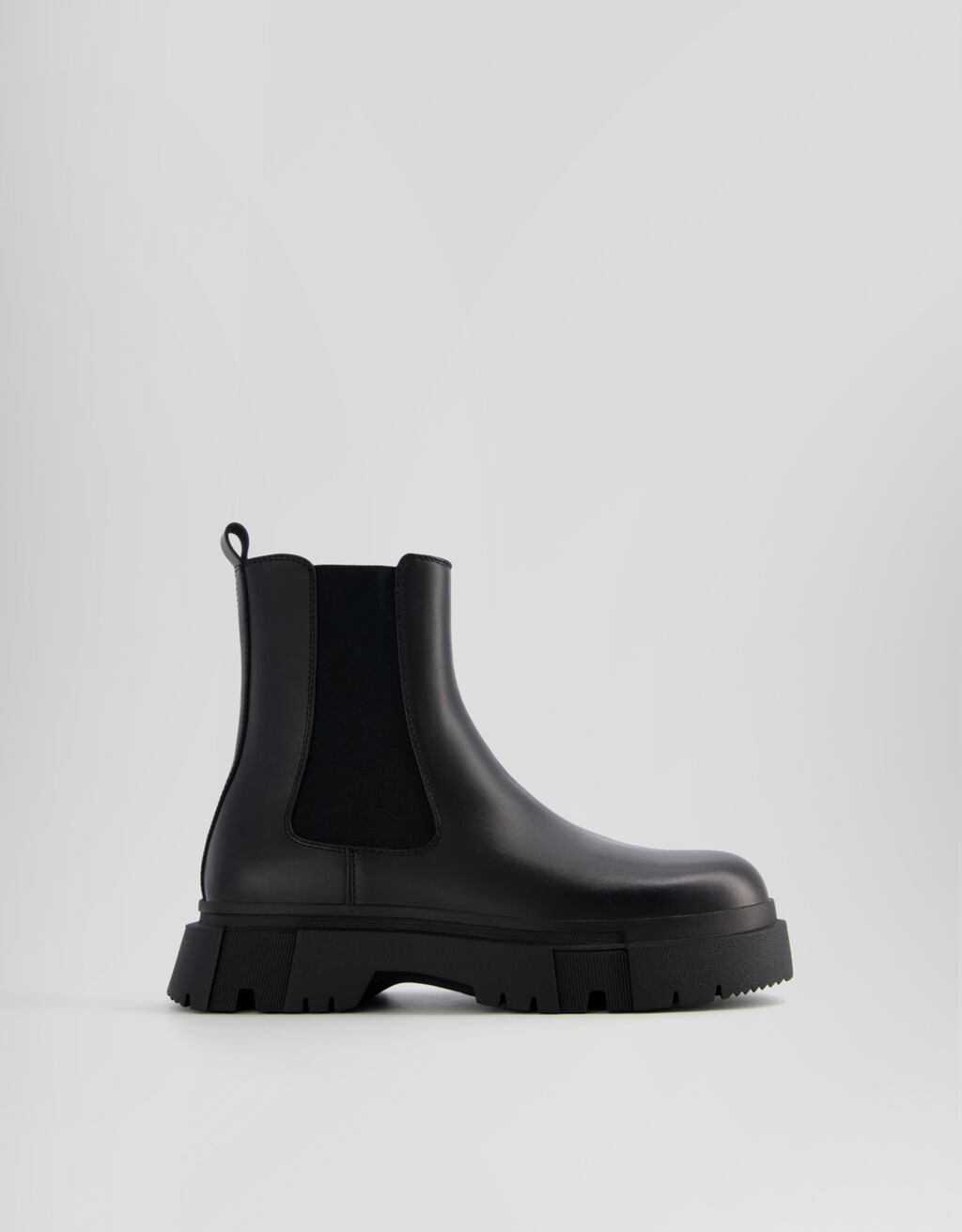 Botas Chelsea masculinas com sola tratorada