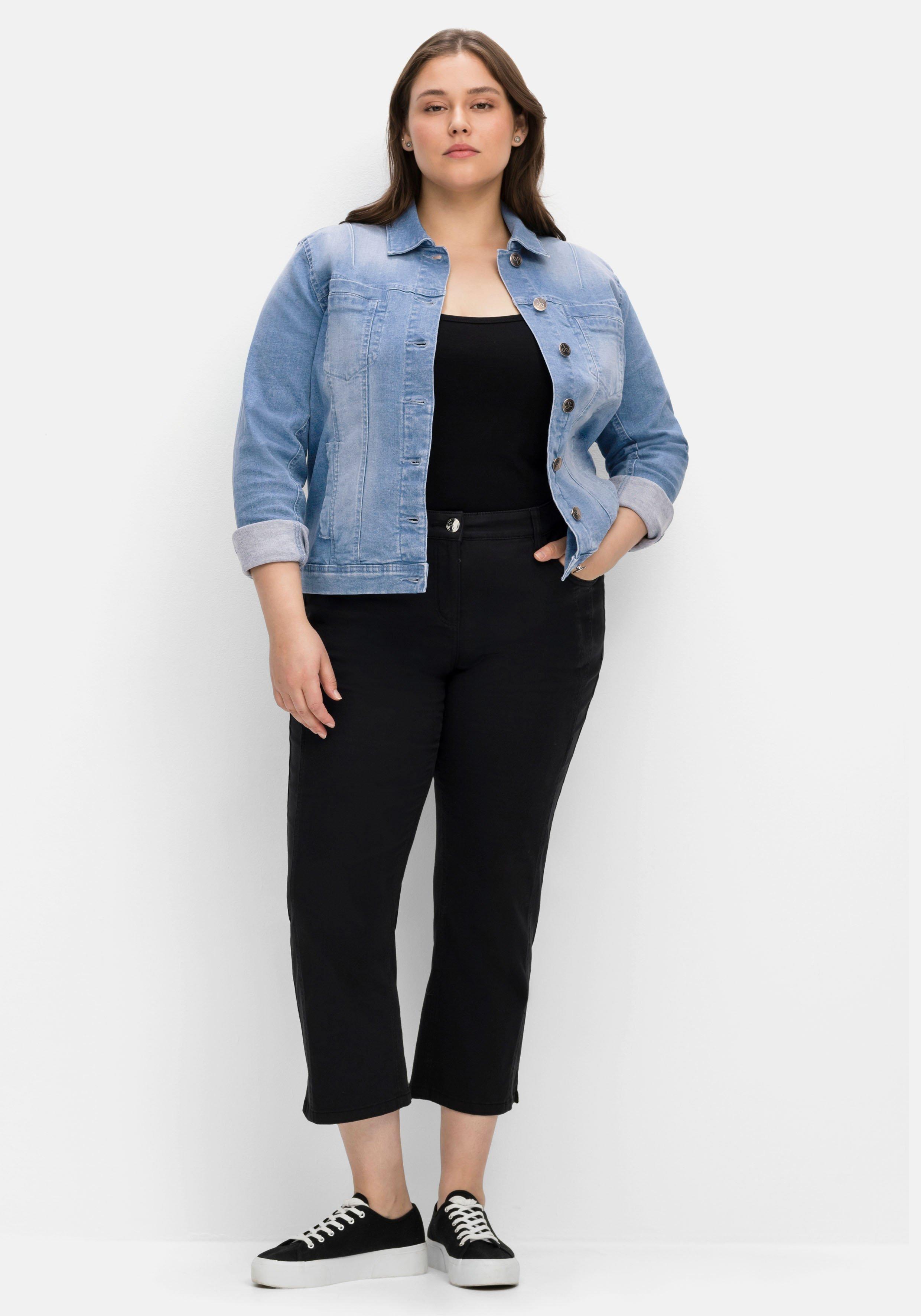Jeansjacke in leicht taillierter und verkürzter Form
