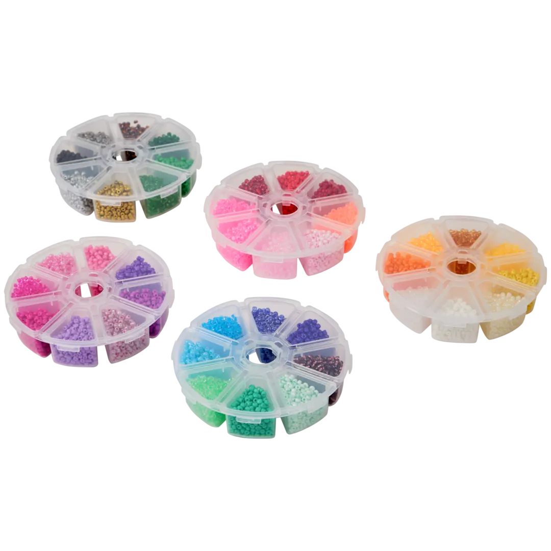 Perles de rocaille dans tour de rangement Avec