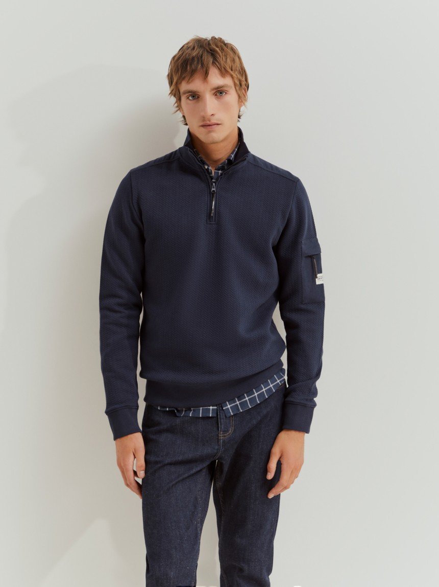 Sweater Manga Comprida com Fecho