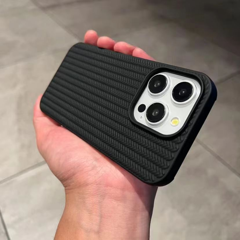 iPhone 16 Pro Gummi Case Schutzhülle Strickmuster - Schwarz (Matt)