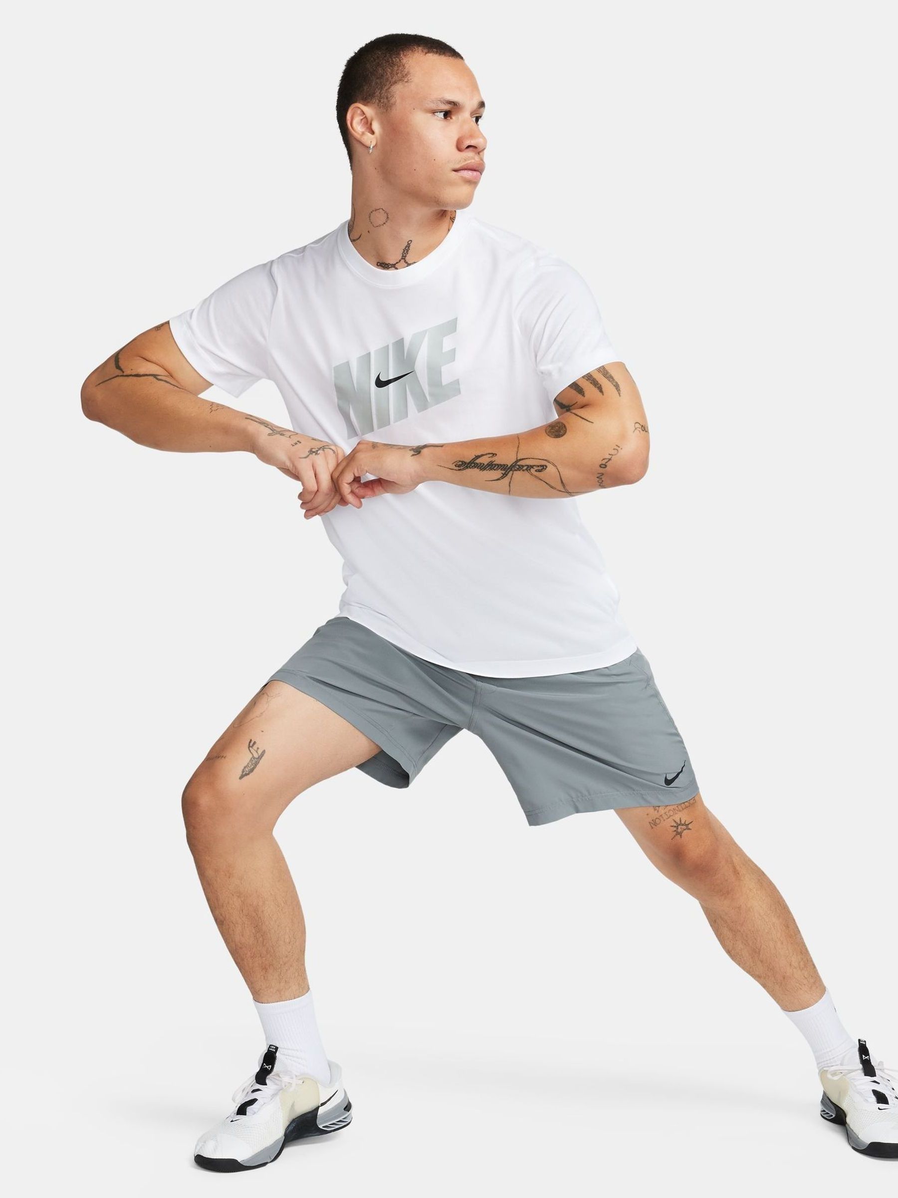 Grijs - Nike Dri-FIT Form 7 Inch niet-gevoerde trainingsshorts