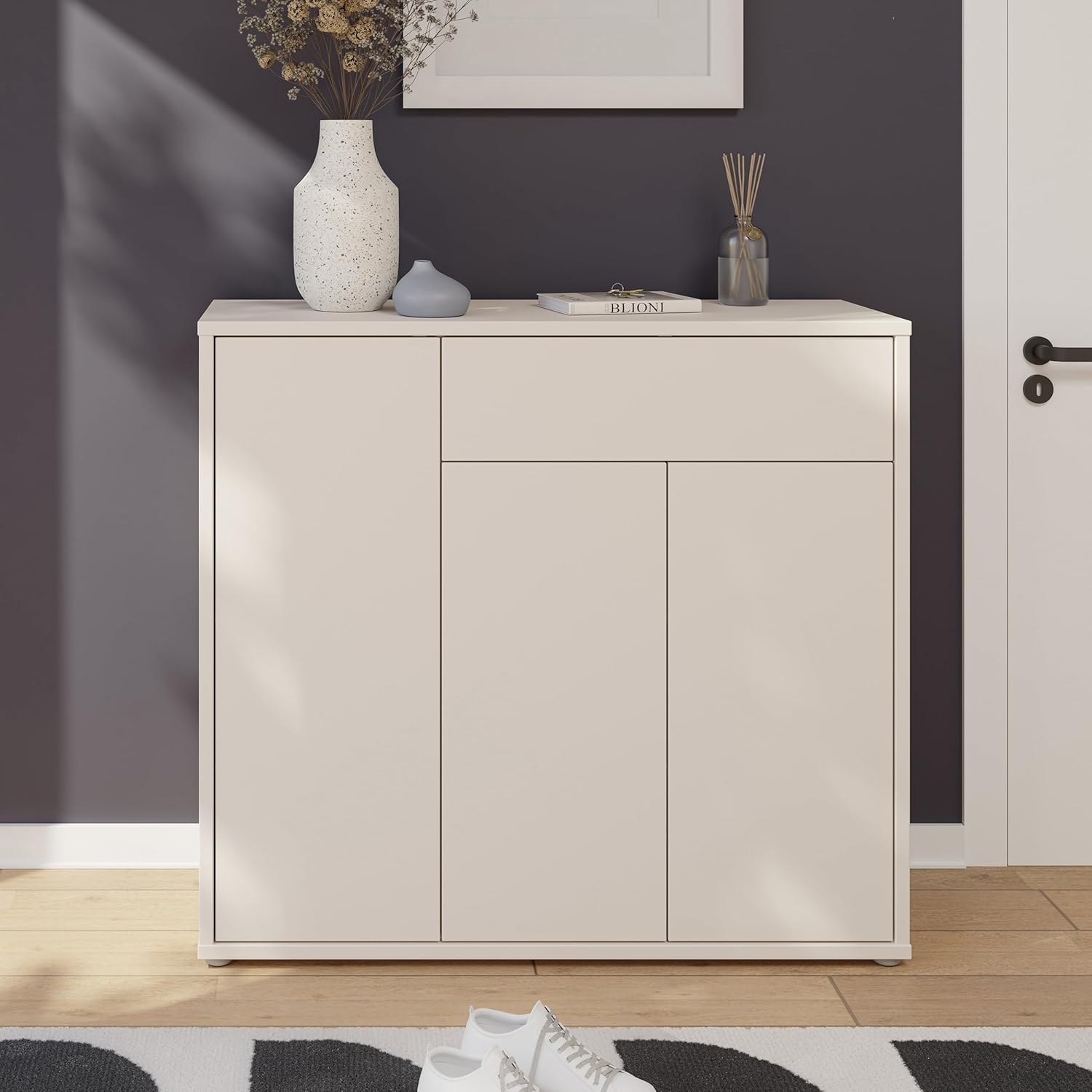 Forte Alice Springs Schuhschrank 100 110, moderner Schuhschrank mit viel Stauraum, 3-türig, 1 Schublade, Holzwerkstoff, Kaschmir Beige, 109,2 cm breit x 99,1 cm hoch x 34,9 cm tief