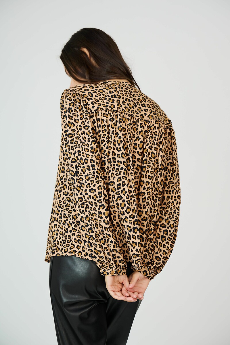 ATÉ BREVE<br>Blusa com decote em V