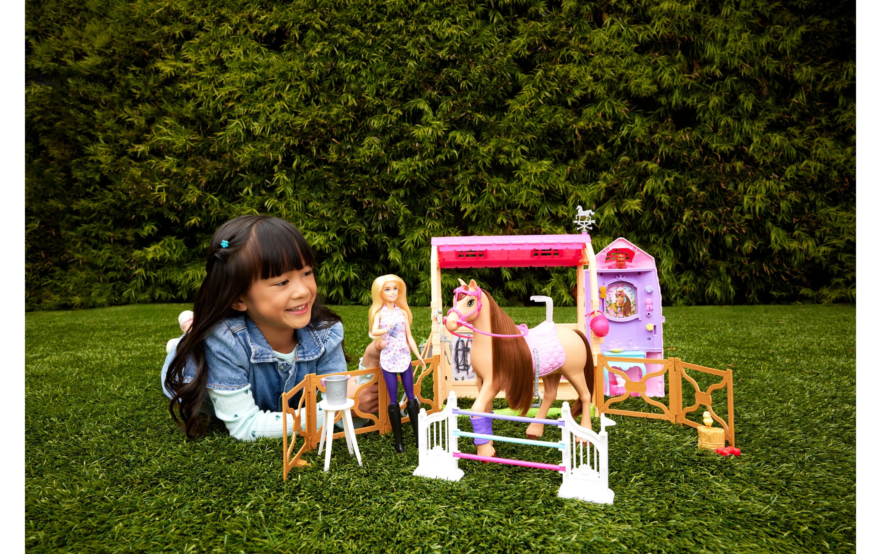 Spielset Barbie The Ultimate StablePferdestall-Spielset mit Puppe, Spielzeugpferd und Zubehör