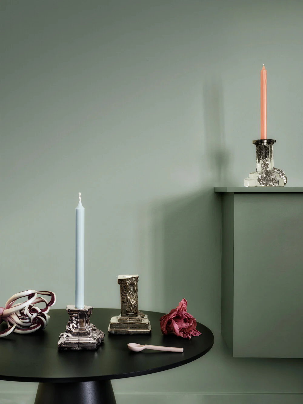 Kosta Boda  Rocky Baroque lysestage, glossy glaze - 9,5 cm.