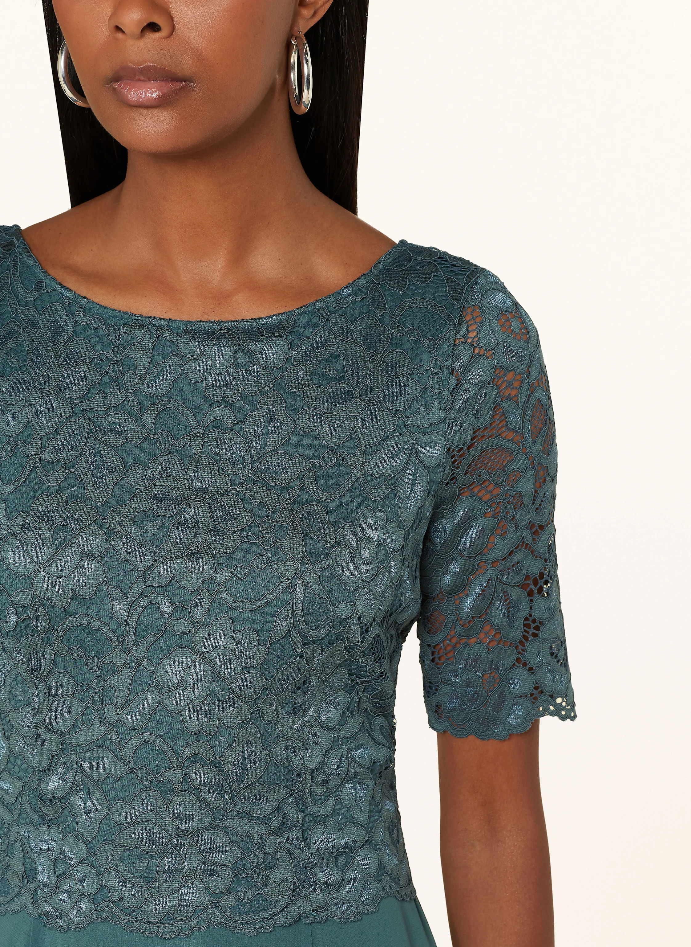 Vera Mont Abendkleid mit Spitze