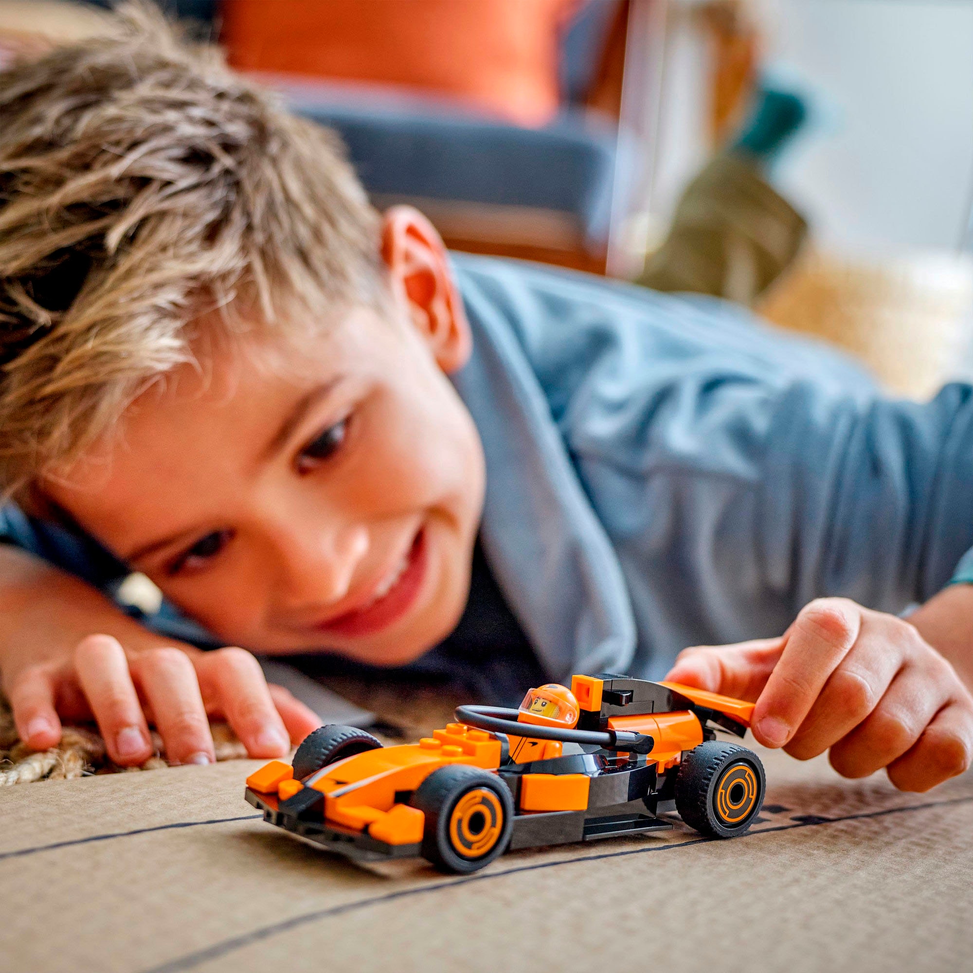 LEGO® Konstruktionsspielsteine »F1® Rennfahrer mit McLaren Rennauto (60442), LEGO City« Made in Europe