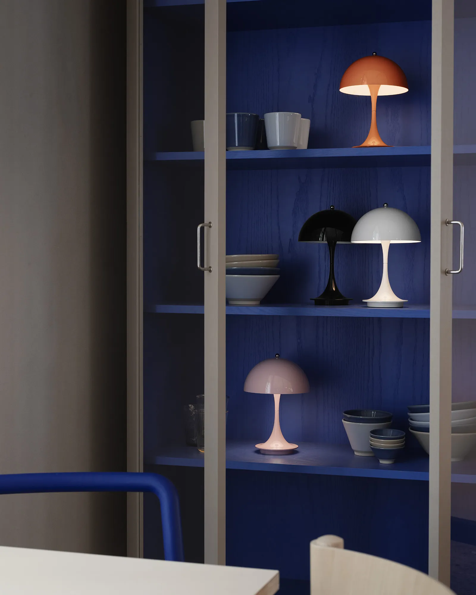 Louis Poulsen Panthella 160 Portable Lamp - Universal Plug