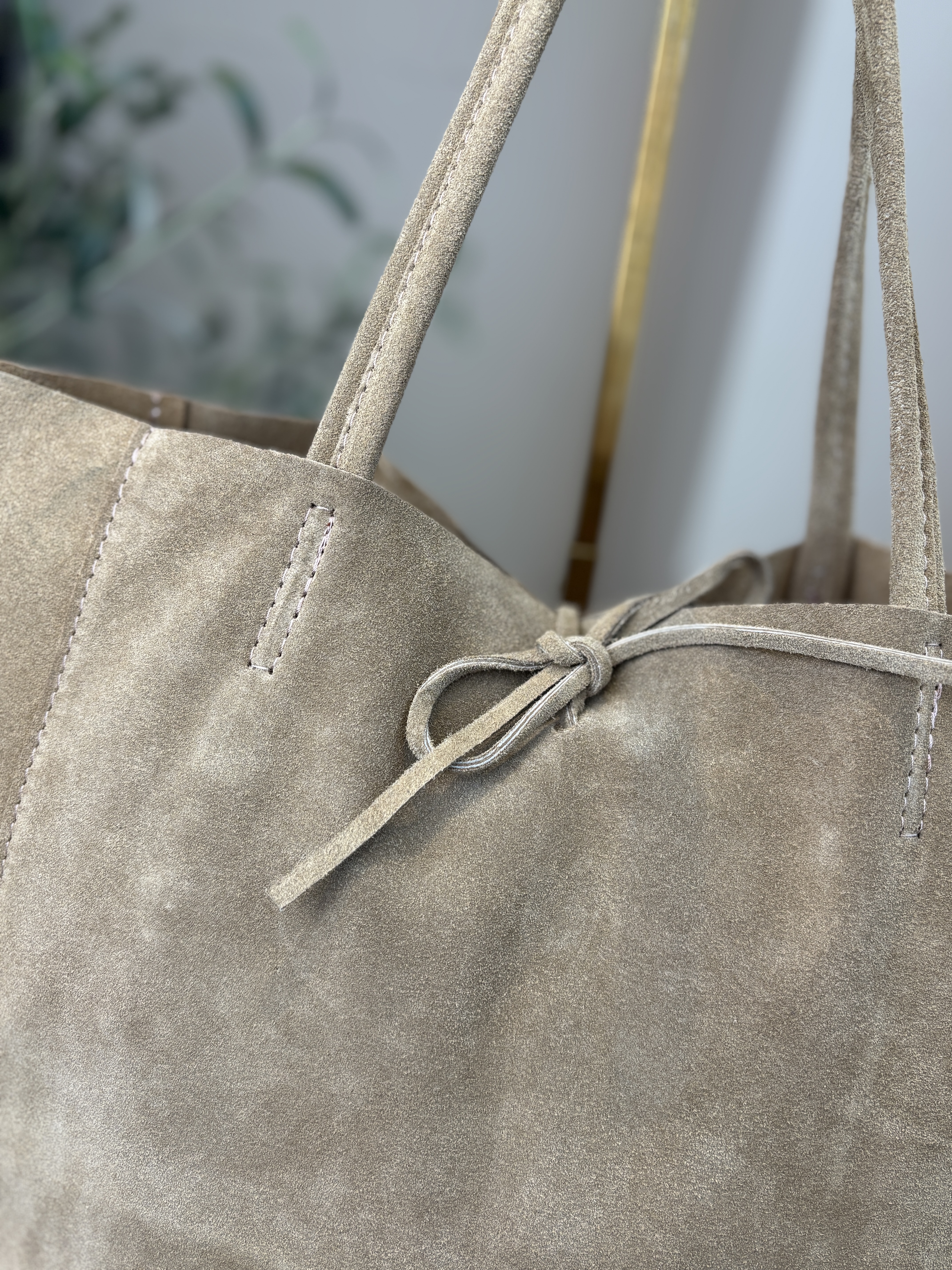 Mia Shopper - Suede Zand