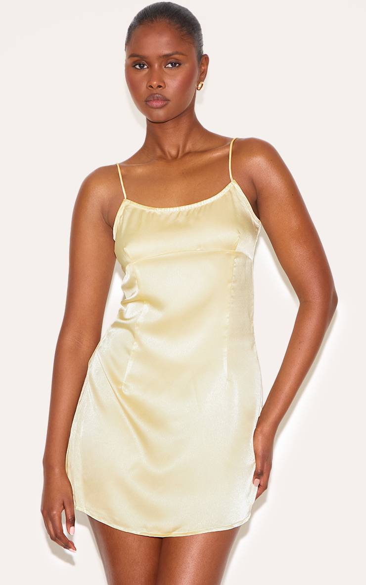 Butter Yellow Robe Droite En Satin À Imprimé Floral