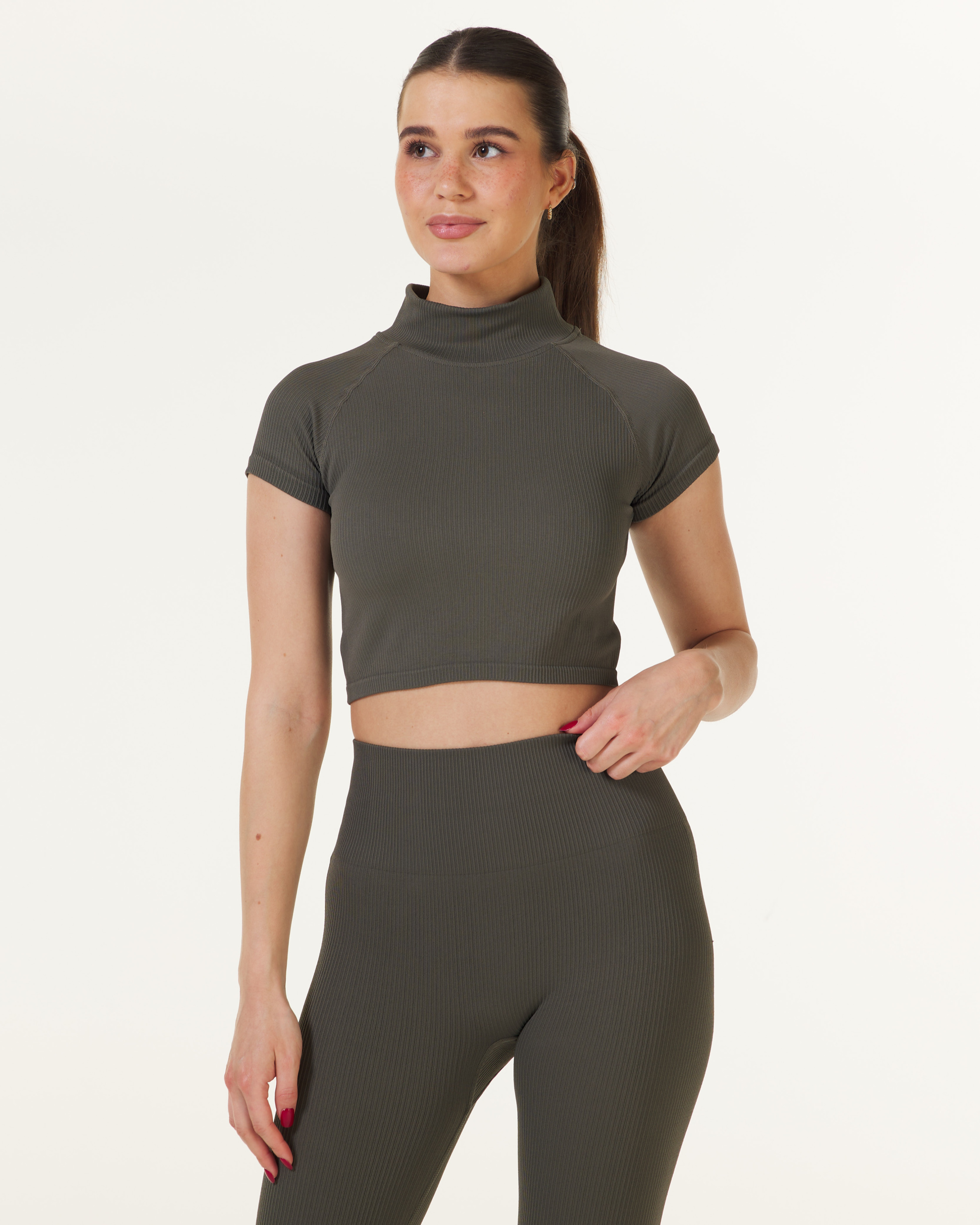 PERFECT RIB SET - Crop Tee + Shorts 5\