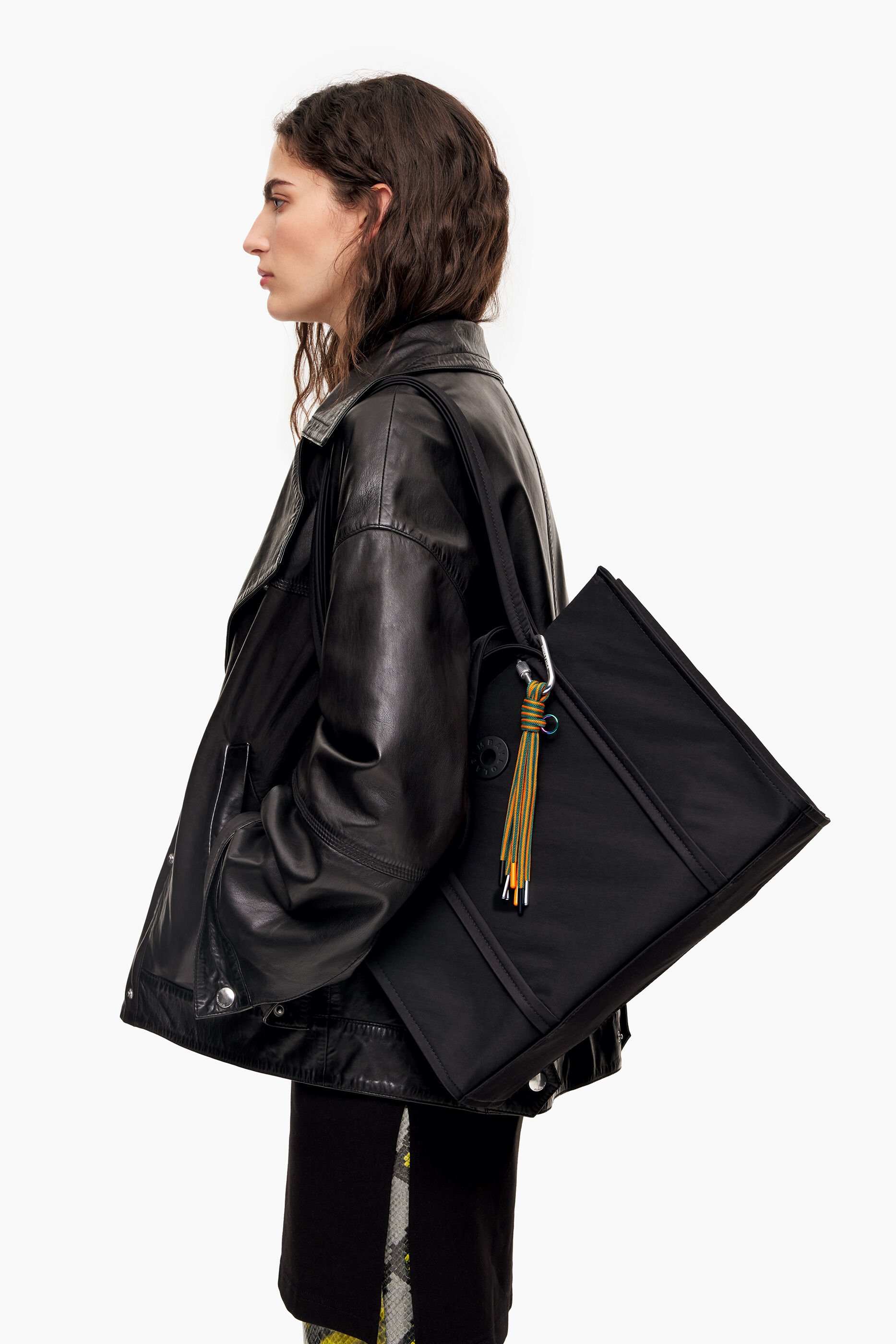 Sacola de compras média em náilon preto