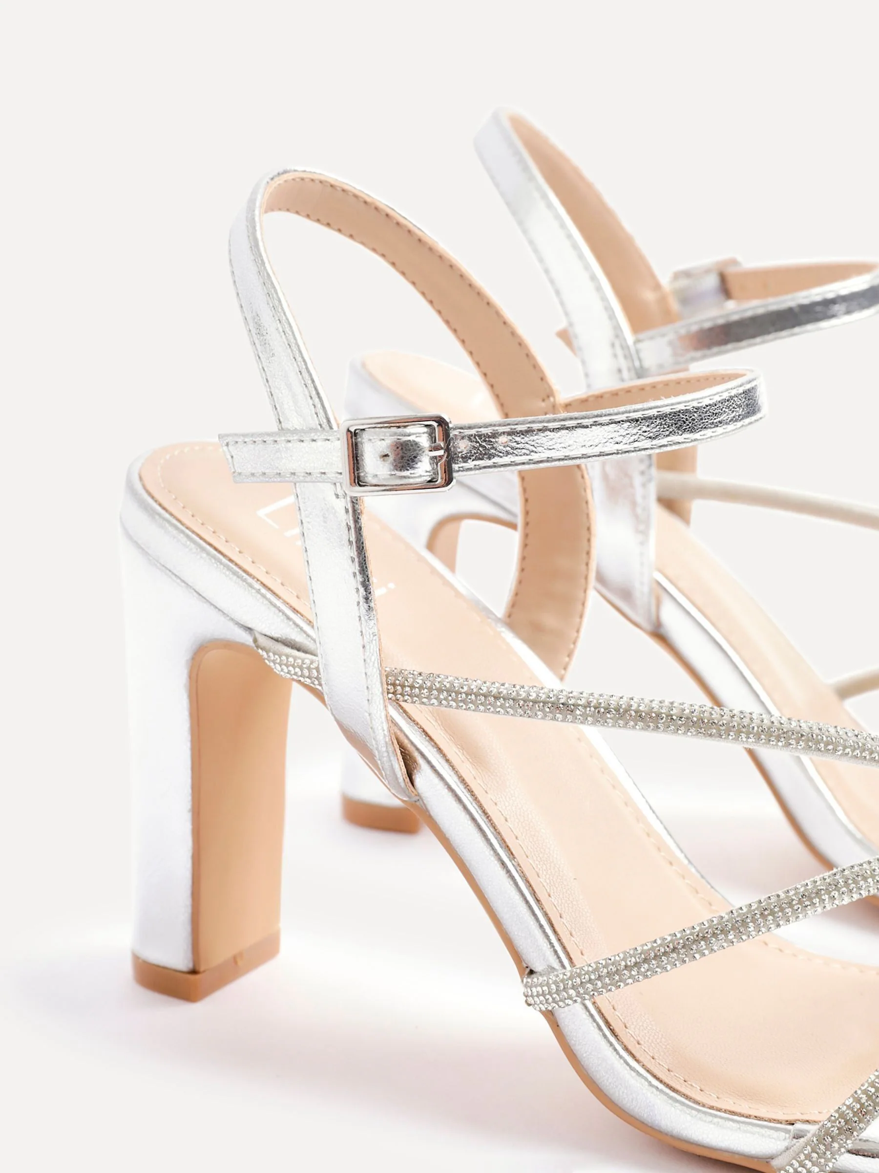 Zilver - Linzi Matilda sandalen met blokhak en stras
