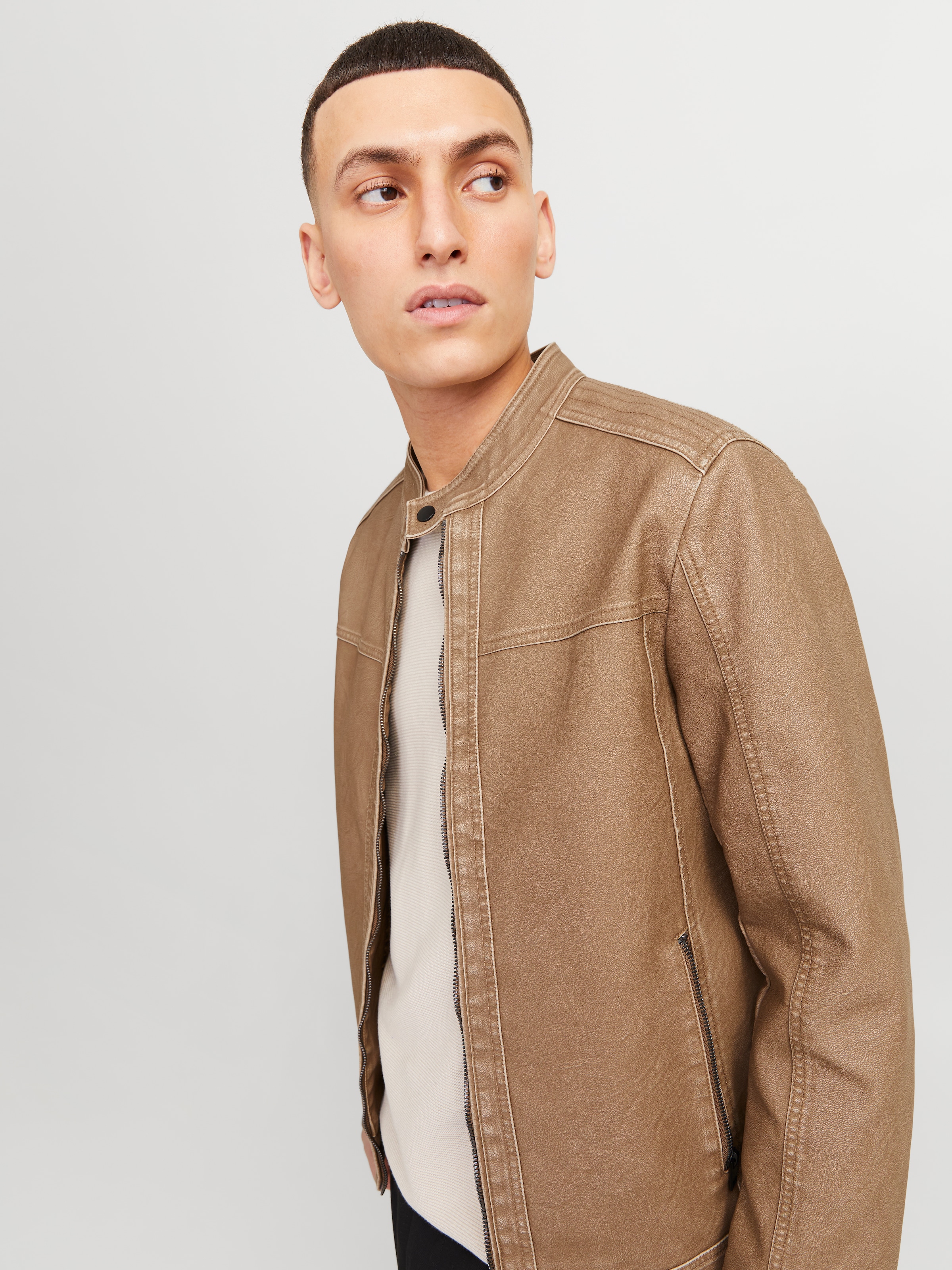 Jack & Jones Lederimitatjacke »JJEWARNER WASHED PU JACKET NOOS« ohne Kapuze mit Bandkragen