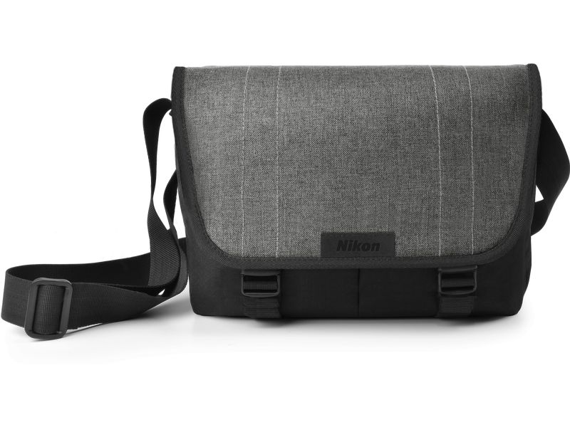 Nikon Fotokamera Z50 16-50mm / 50-250mm Messenger-Bag Kit Spiegellose Nikon-Kamera mit zwei Objektiven, Tasche und SD Karte