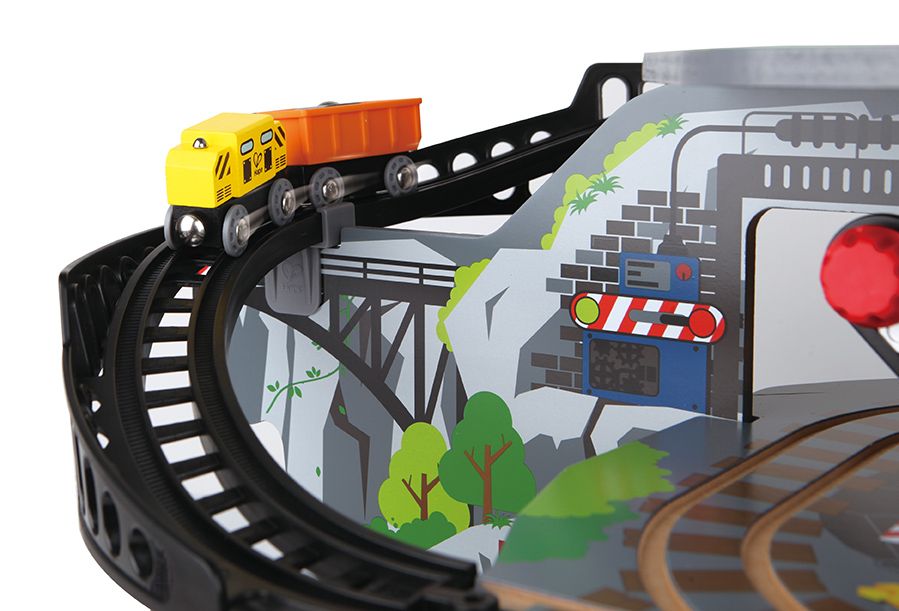 Hape Riesige Bergmine
