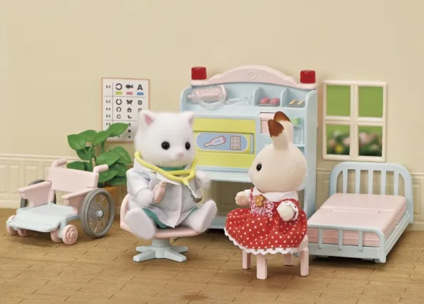 Sylvanian Families Village Doctor Starter Set