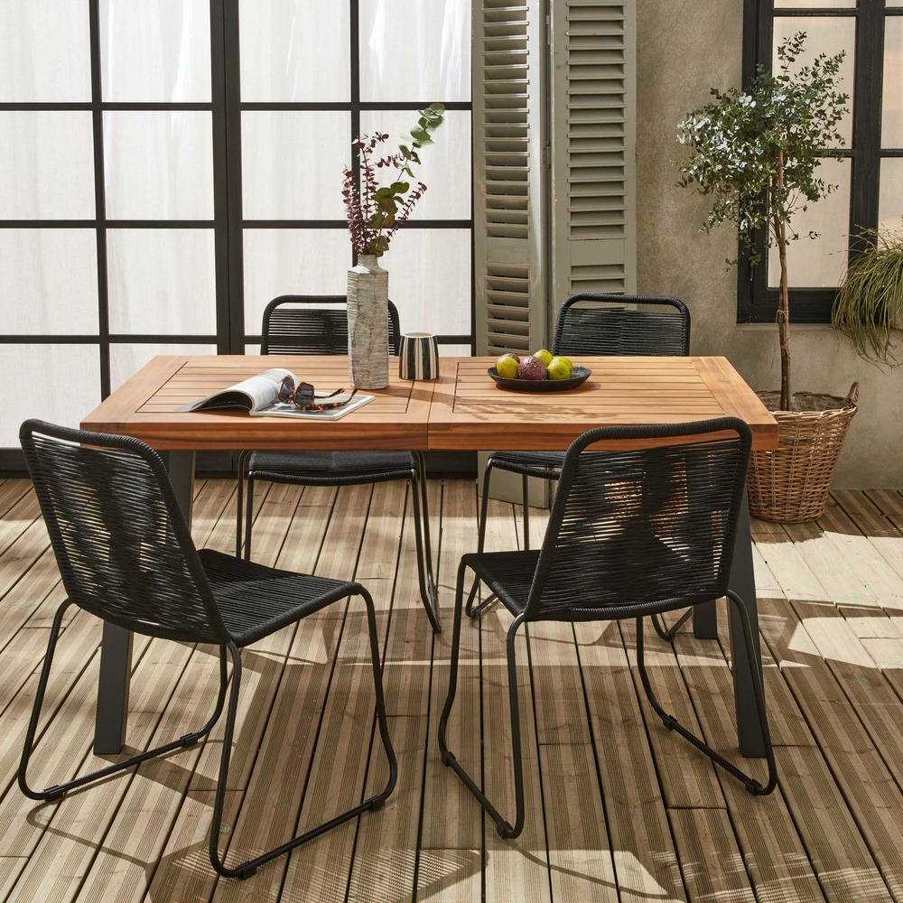 Table intérieur / extérieur santana en bois et métal. 150cm + 4 chaises en corde brasilia noires. Empilables