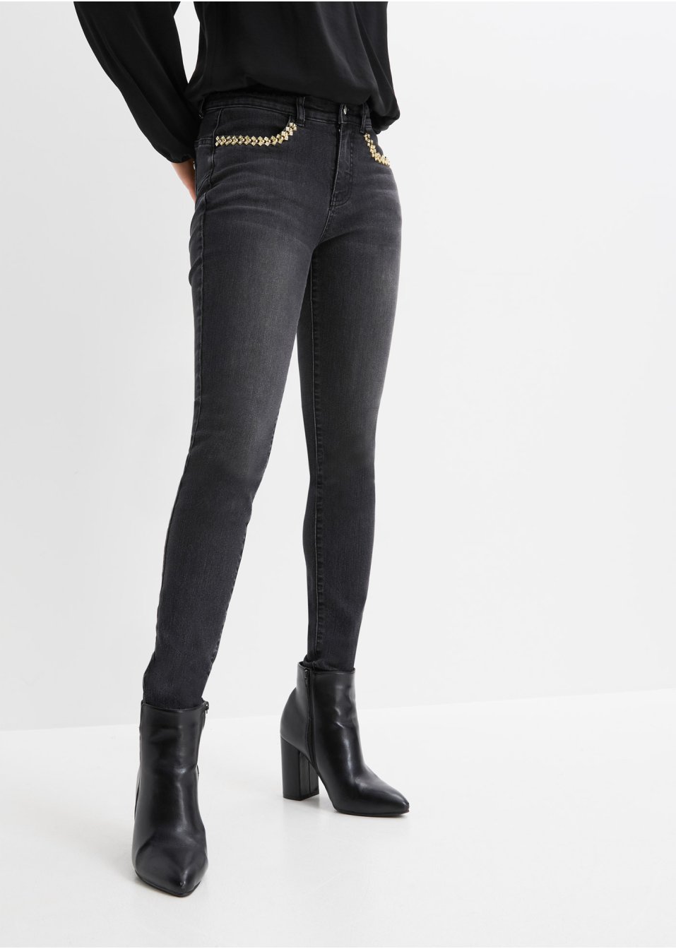 Jean extensible avec détail bijou