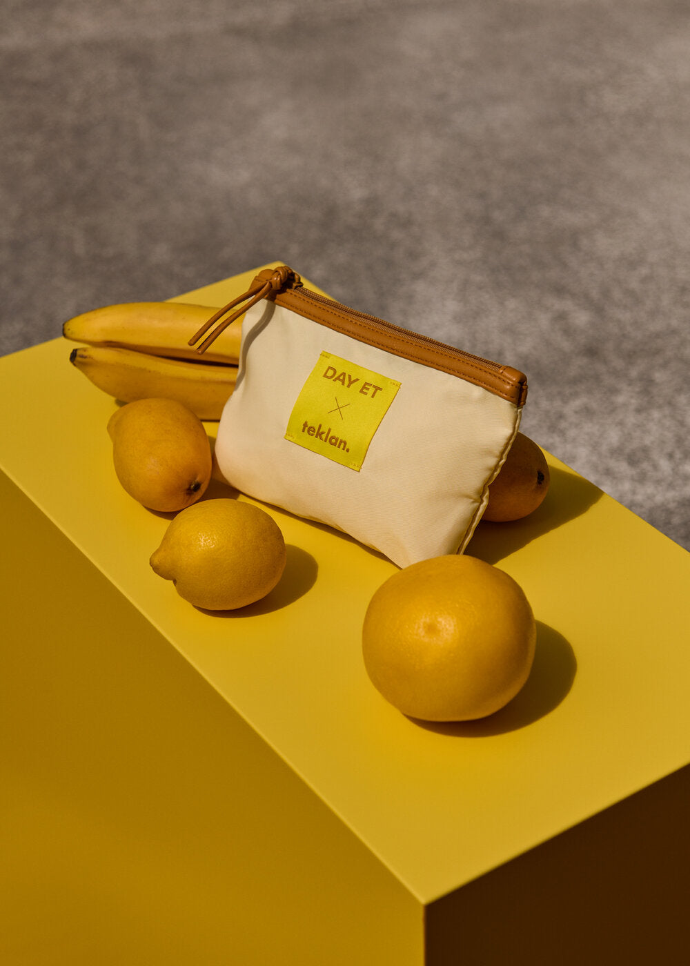 DAY ET  x Teklan Gweneth RE mini makeuppung - Alfresco