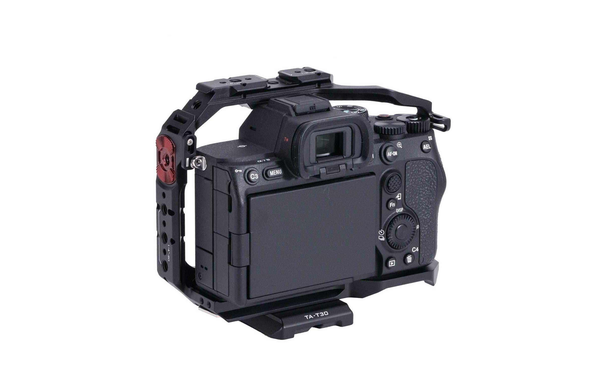 Full Camera Cage für Sony a7 IVBietet Schutz für die Sony a7 IV, a1, a7S III, a7R IV, a7R V, a7 III, a7R III, A9 und ermöglicht die Montage verschiedener Zubehörteile