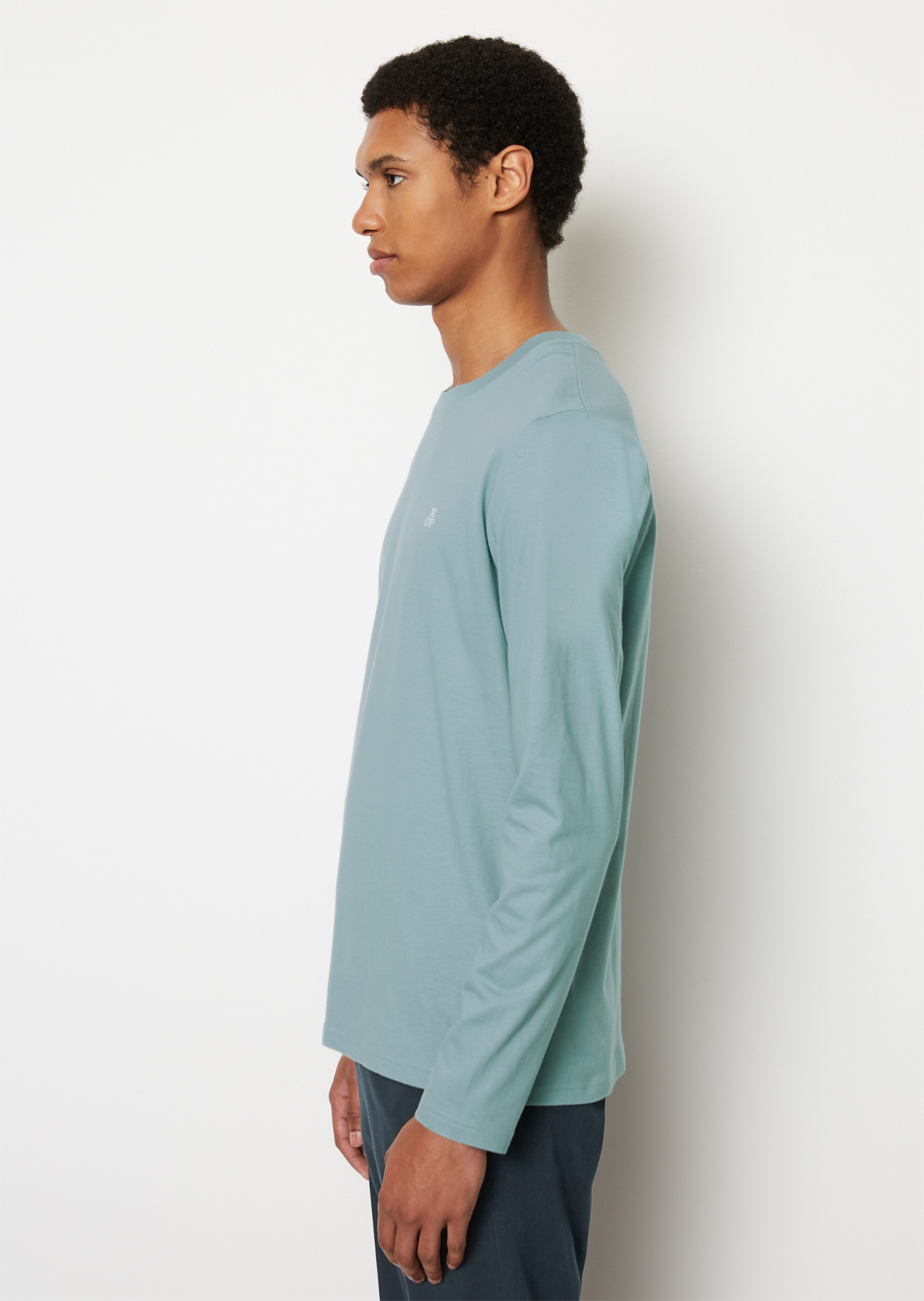 Longsleeve shaped aus reiner Bio-Baumwolle