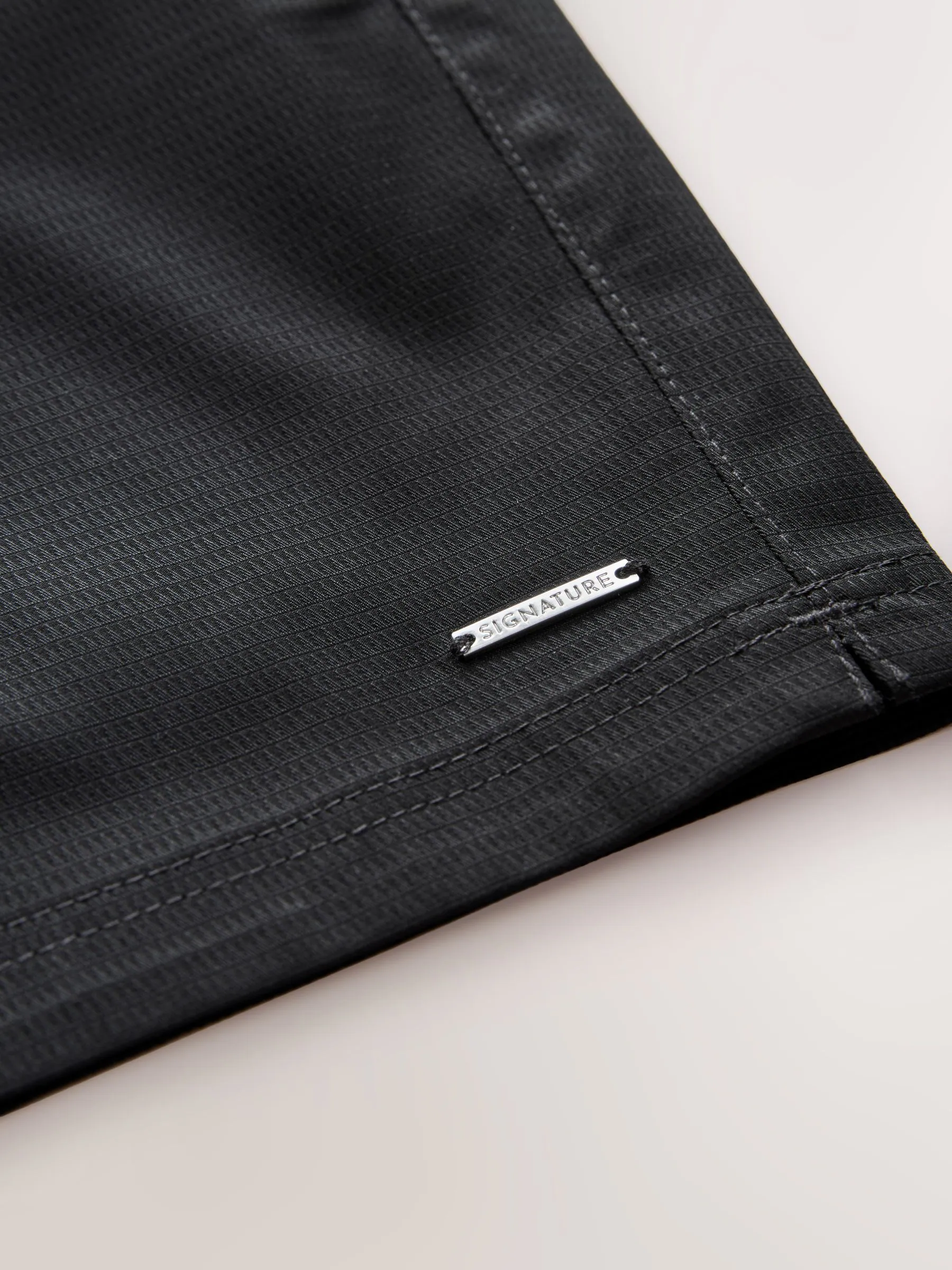 Zwart - Signature Tailored zwembroek met tailleband