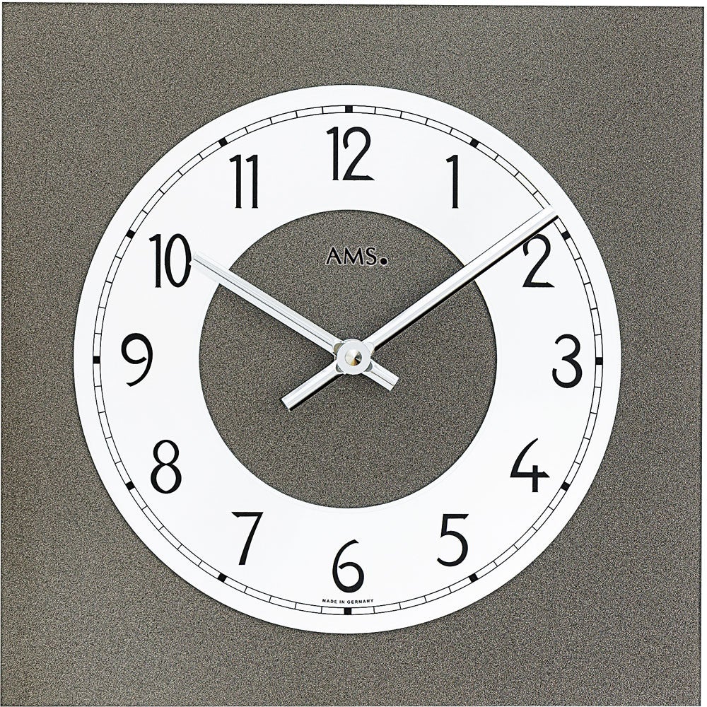 AMS 9683 moderne wandklok van mineraalglas