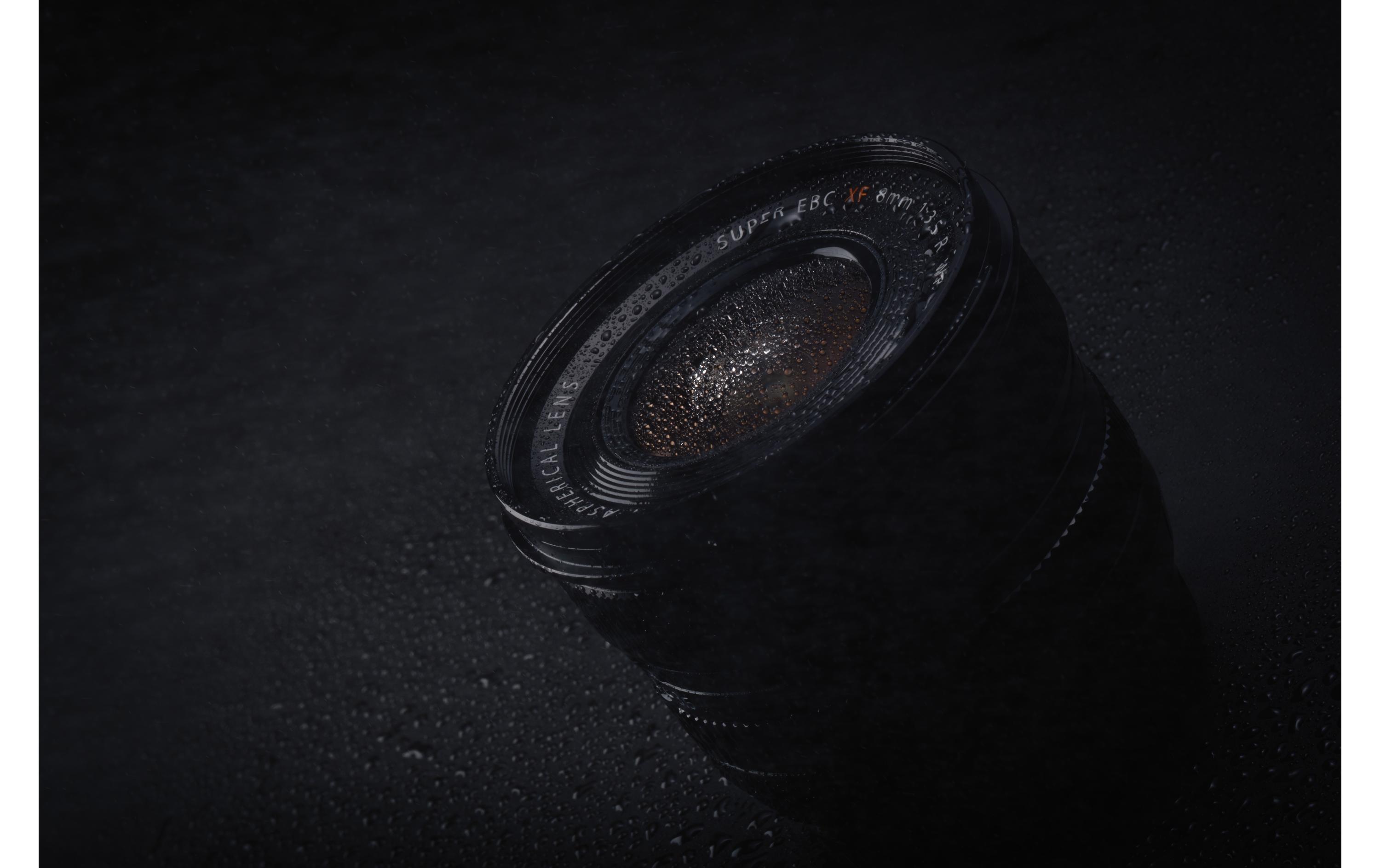 Festbrennweite FUJINON XF 8mm F/3.5 R WR – Fujifilm X-Mount<br>Kompaktes wetterfestes Ultraweitwinkelobjektiv