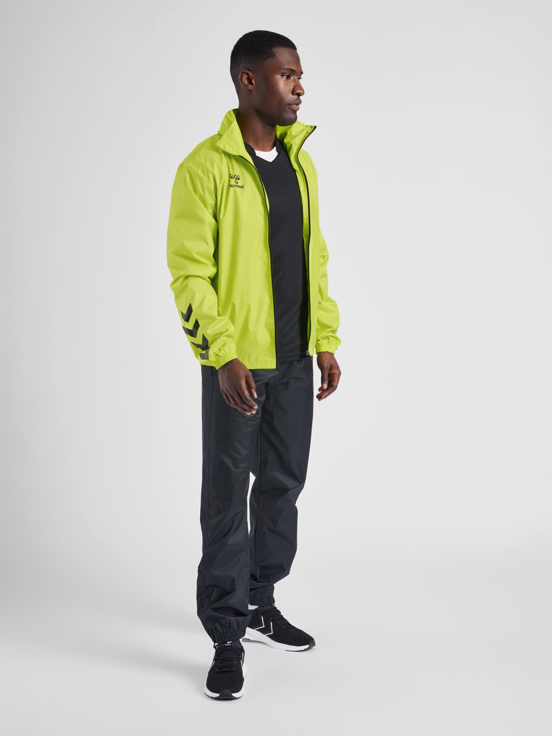 hmlCORE XK SPRAY JACKET