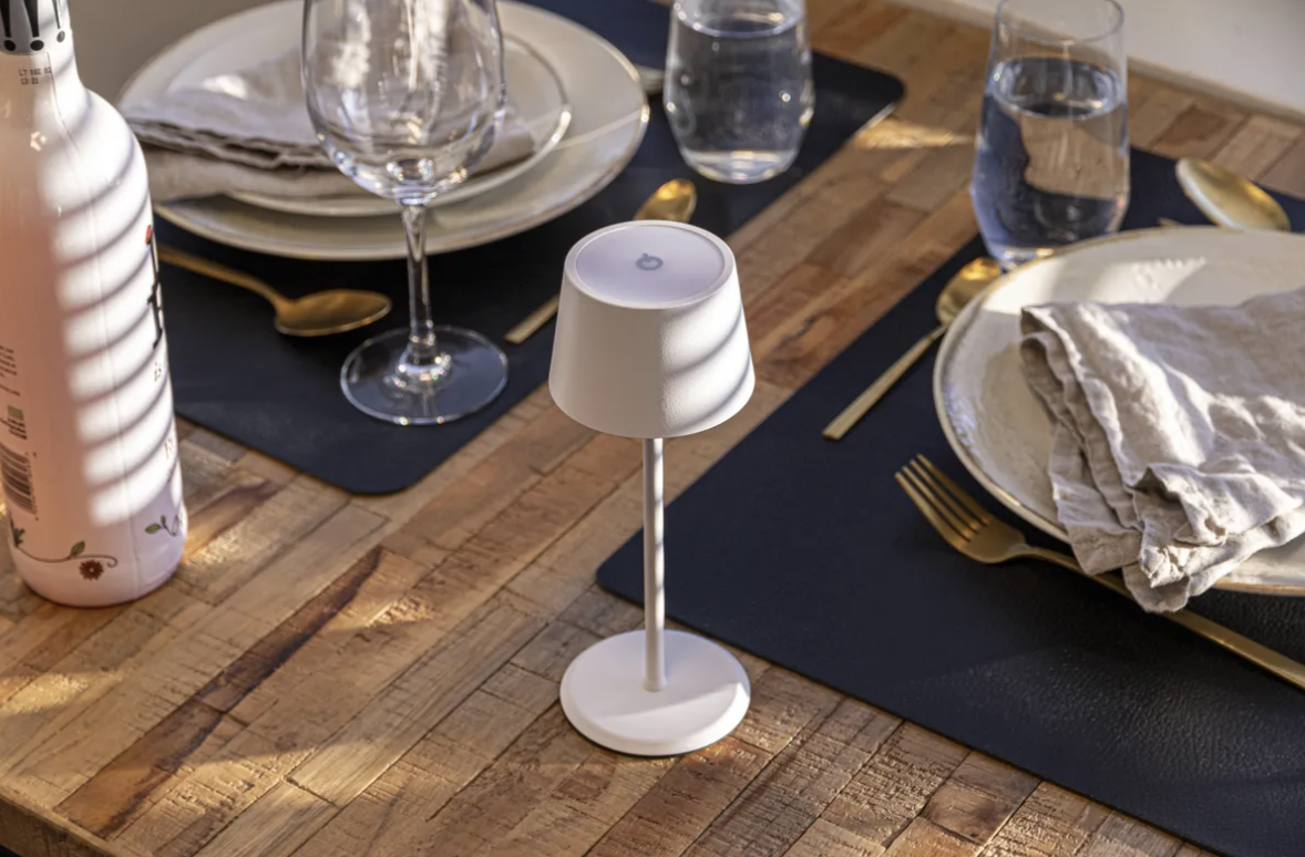 Monte Carlo LED Akku Tischleuchte Home Deko Nachttisch Lampe Kabellose Beleuchtung mit Touch Steuerung IP54 (LP-MC-WT) - Weiss