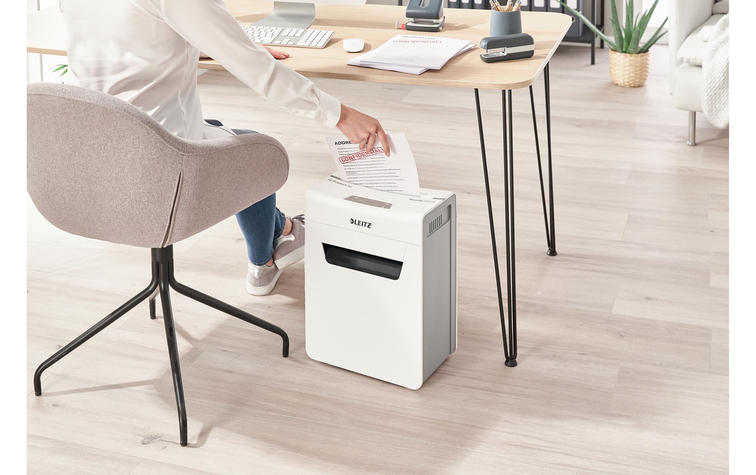 Aktenvernichter IQ Protect Premium 8X , P-4, 8 Blatt<br>Manueller Dokumentenvernichter mit Partikelschnitt für die sichere Vernichtung vertraulicher Unterlagen