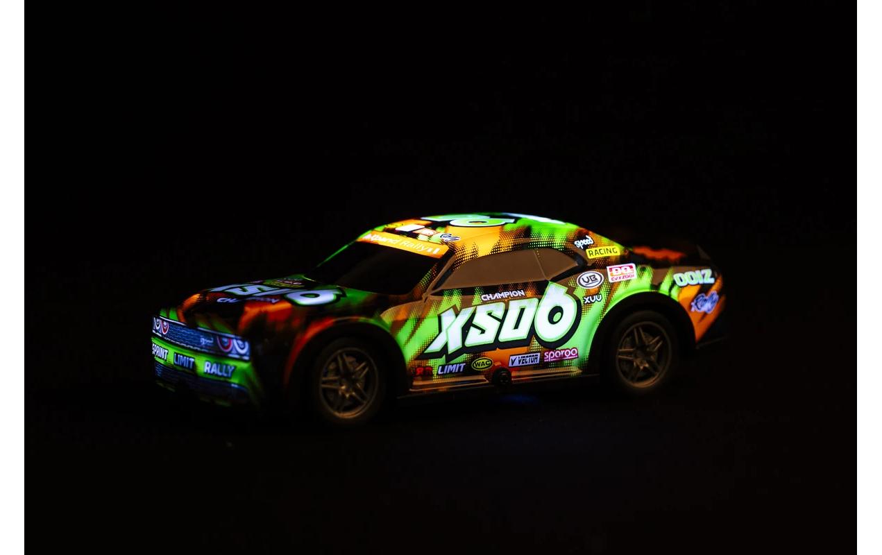 Auto Roar SXO6 mit Licht, Grün/Orange, 1:22Ferngesteuerter Sportwagen mit Licht für Kinder ab 3 Jahren