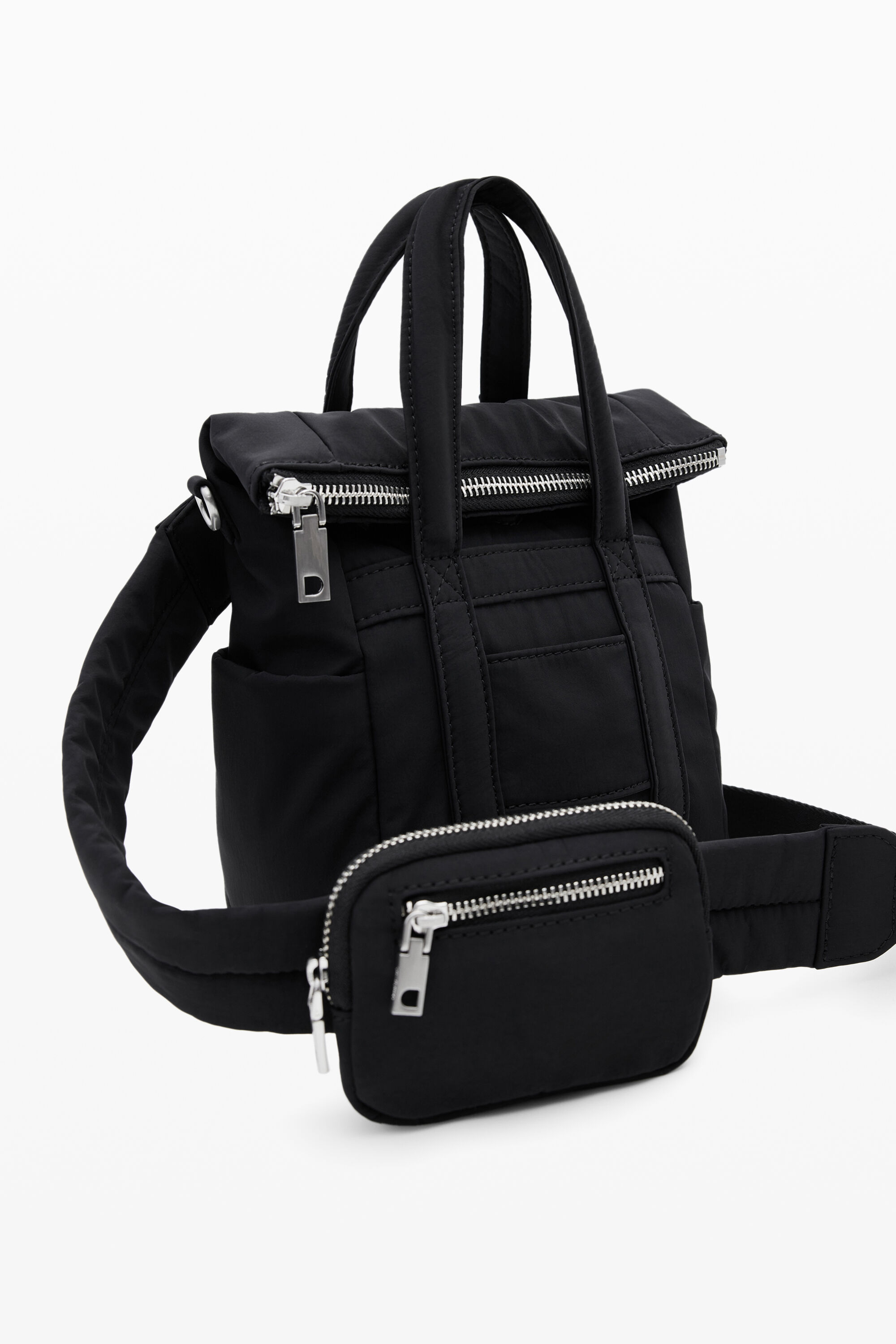 Mochila de nylon com múltiplas posições