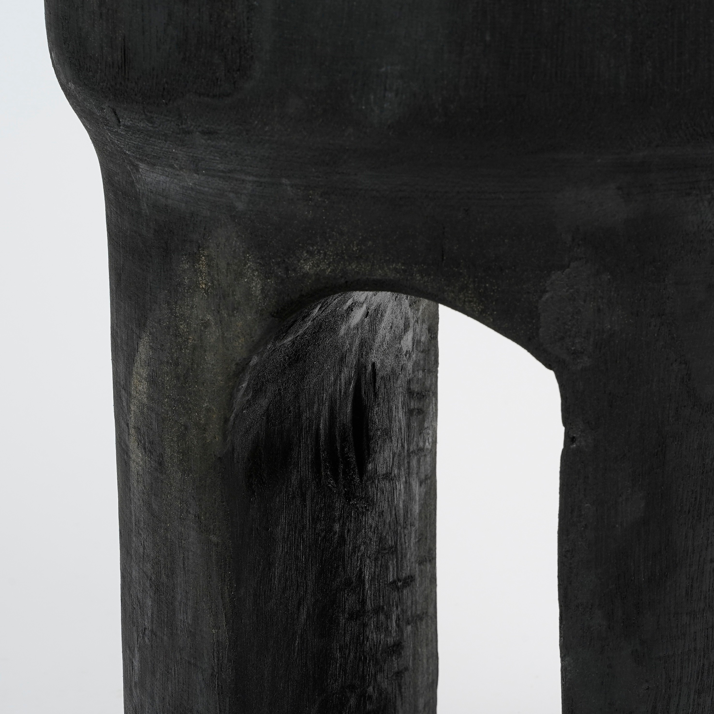 Mica decorations - table d'appoint en bois de paulownia noir h46