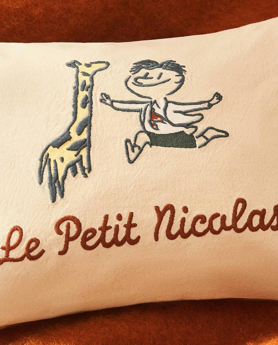 CAPA DE ALMOFADA INFANTIL LE PETIT NICOLAS ? EM ALGODÃO