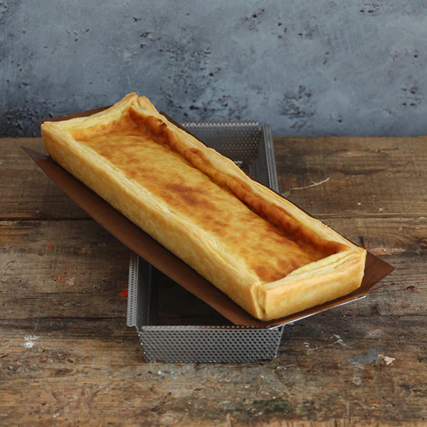 Moule rectangulaire amovible inox perforé 35 cm et feuille de cuisson